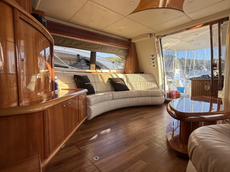 Pronajmout Jachta se skipperem či ne Sunseeker v Agropoli