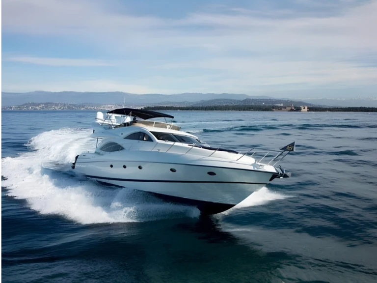 Pronajmout Jachta se skipperem či ne Sunseeker v Agropoli