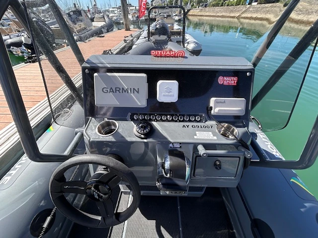 Pronájem jachty v La Trinité-sur-Mer -Highfield Patrol 660 na Samboatu