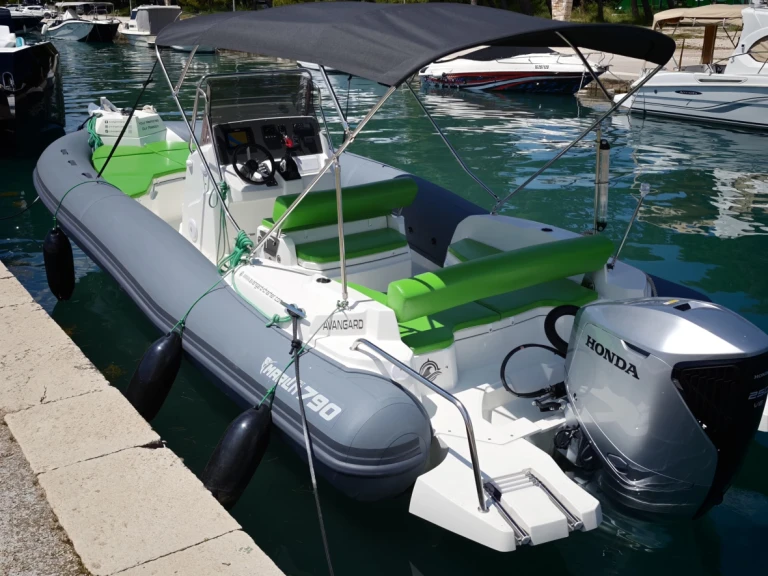 Pronájem lodi Marlin Boat 790 Pro Dynamic v Split na Samboatu