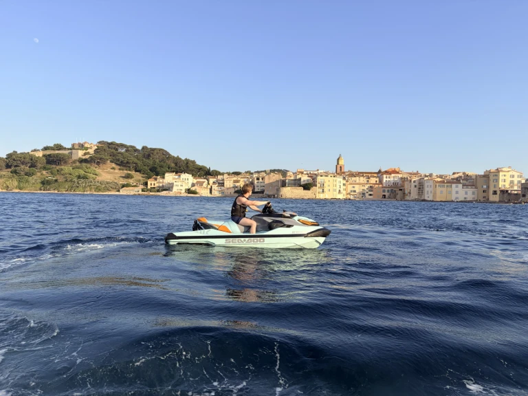 Pronájem lodi Saint-Tropez lákavé ceny Wakepro 230
