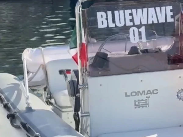 Pronajmout Polotuhá loď se skipperem či ne Lomac v Porto di Reggio Calabria