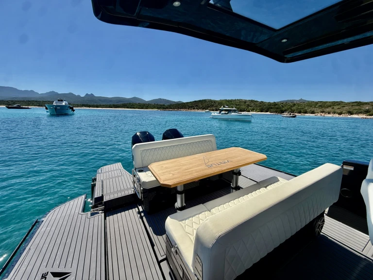 Pronájem jachty v Marina di Portisco -Virtue V10Top na Samboatu