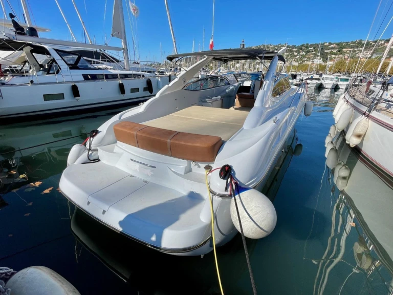 Pronájem jachty v Cannes -Sunseeker Superhawk 48 na Samboatu
