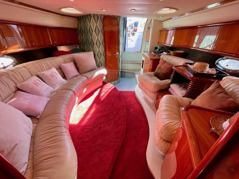 Pronájem lodi Cannes lákavé ceny Superhawk 48