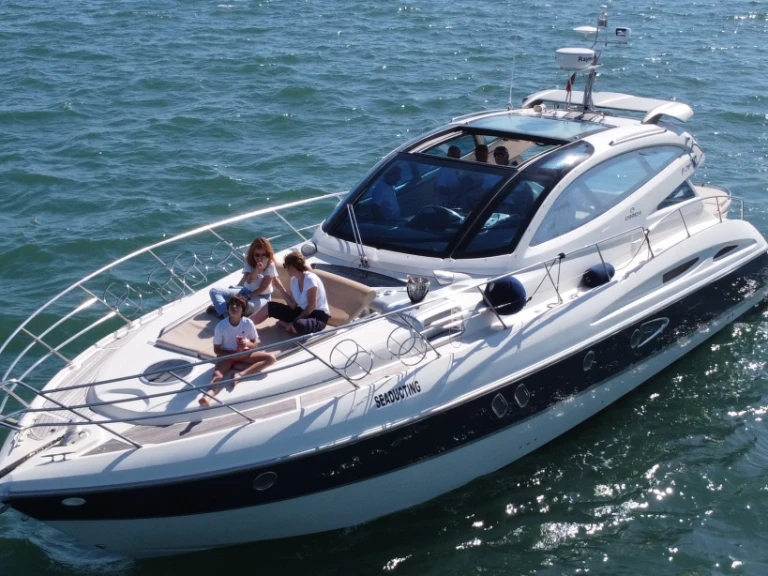 Pronajmout si Cranchi Mediterranee 47 Hard Top v Lisabon