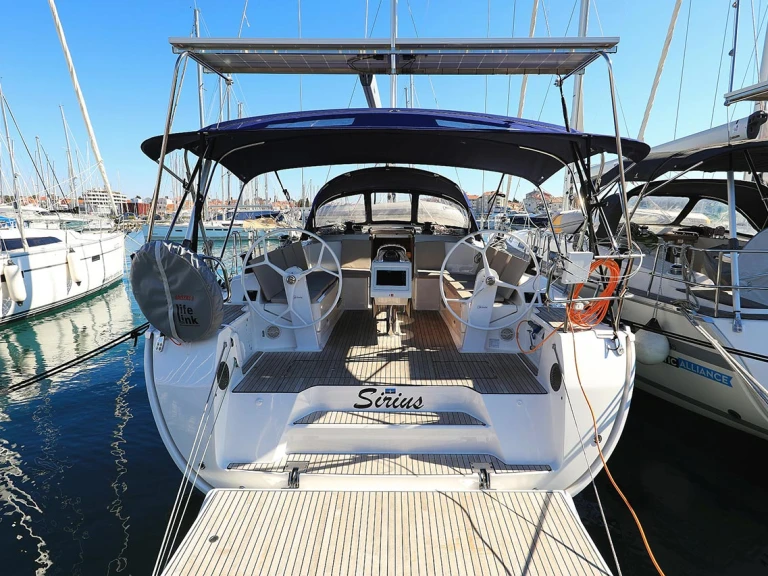 Bavaria Cruiser 46 jednotlivci a charterové společnosti v Pula