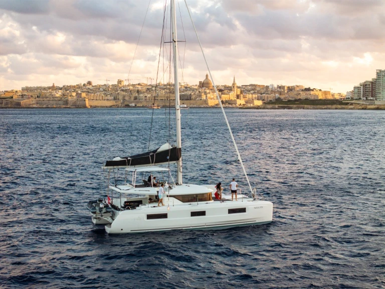 Pronajmout si Lagoon Lagoon 46 v Gżira