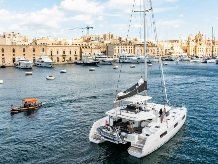 Pronajmout si Lagoon Lagoon 46 v Gżira