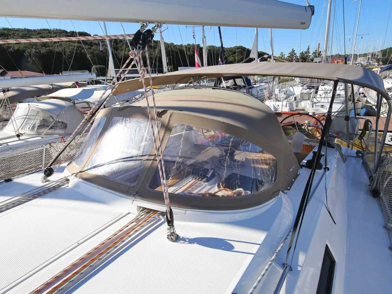 Pronájem lodi Pula lákavé ceny Cruiser 46