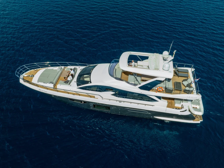 Pronájem lodi Sukošan lákavé ceny Azimut 72 Fly