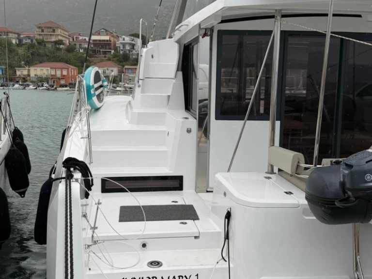 Pronájem Katamarán Bali s licencí