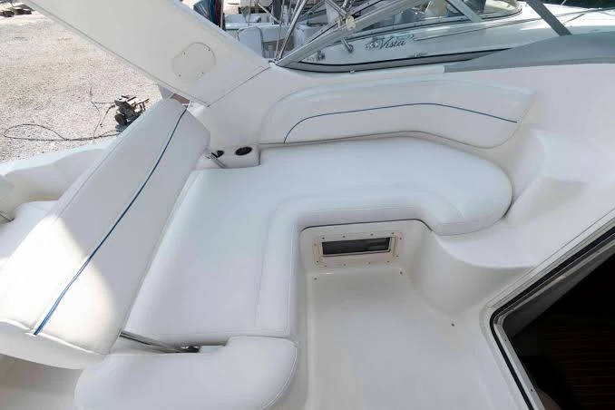 Pronájem Motorová loď Bayliner s licencí