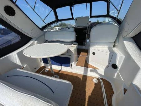Bayliner Bayliner 285 Cruiser jednotlivci a charterové společnosti v Nice