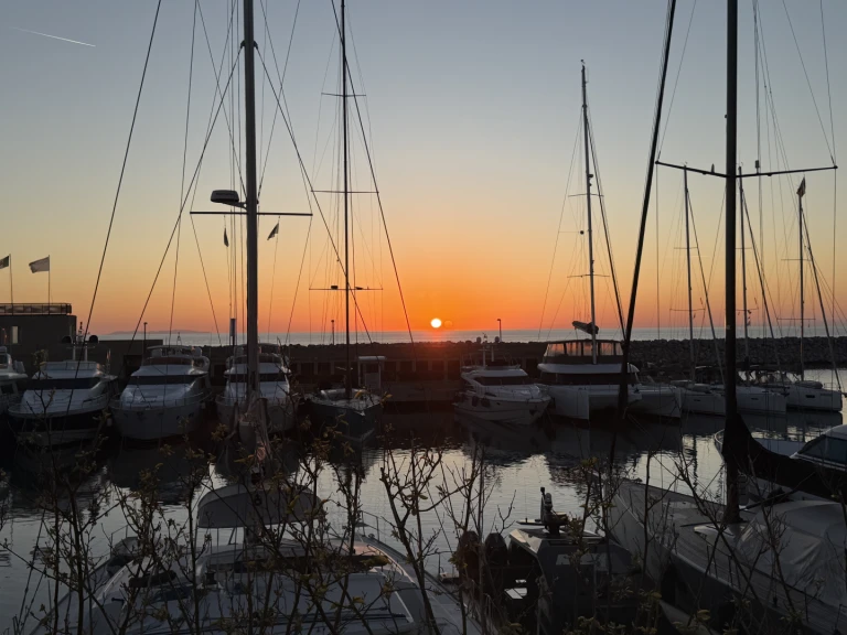Pronájem lodi San Vincenzo lákavé ceny Atlantis 425 SC