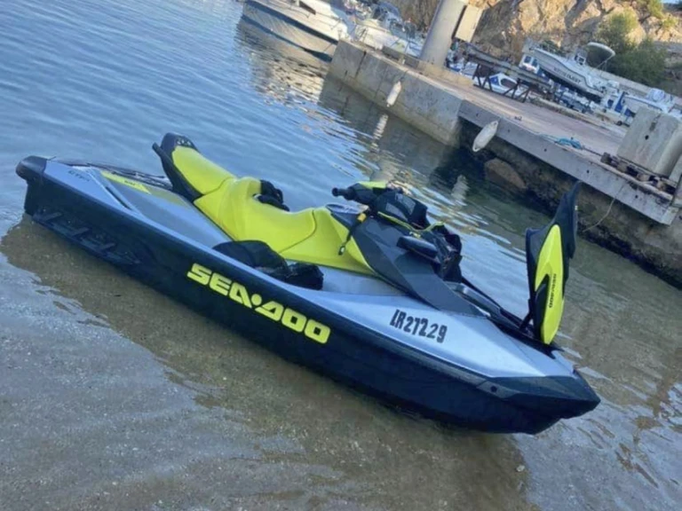 Pronajmout si Sea-Doo GTI se 170 v Martigues