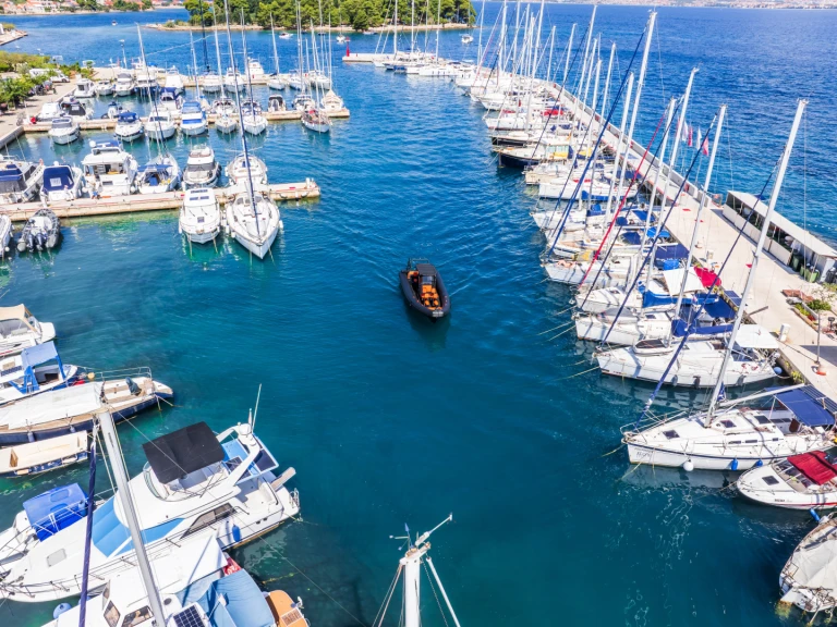 Pronájem Polotuhá loď Sea Marine s licencí