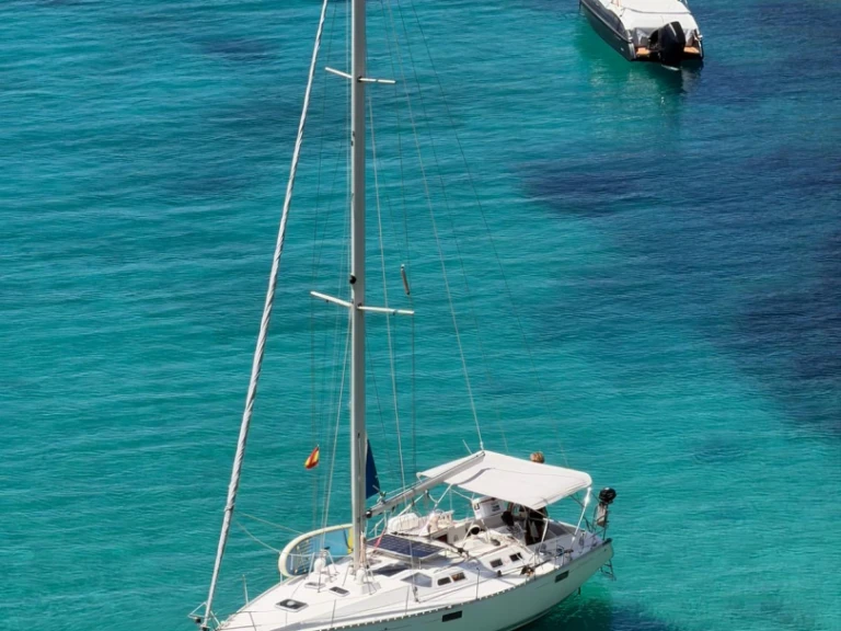 Pronájem lodi Ibiza Town lákavé ceny Oceanis 390