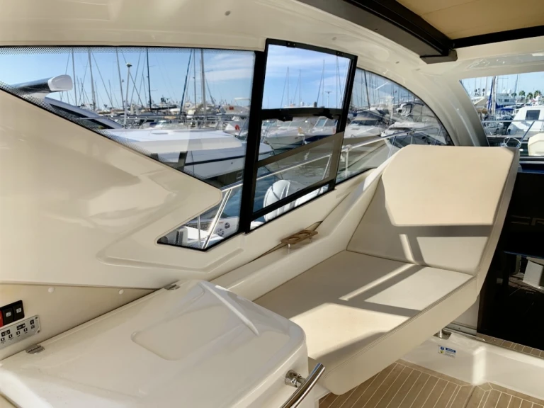 Pronájem Jachta v Antibes -Cranchi M 44