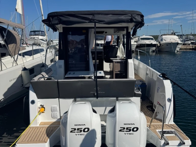 Pronajmout si Jeanneau Merry Fisher 895 S2  v Blace