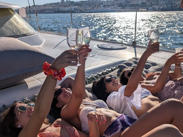 Fountaine Pajot Lavezzi 40 Maestro jednotlivci a charterové společnosti v Lisabon