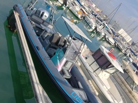Polotuhá loď k pronájmu v Les Sables-d'Olonne za nejlepší cenu