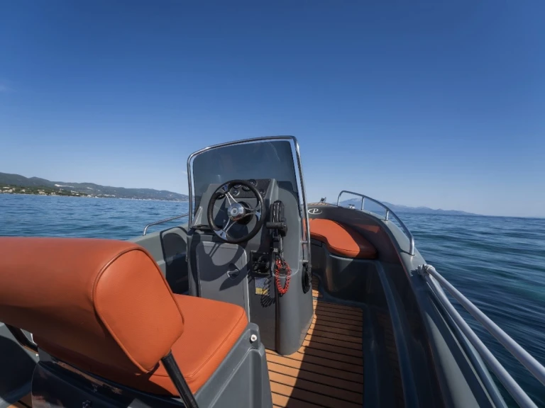 Pronájem lodi Svět lákavé ceny Blu Water 170
