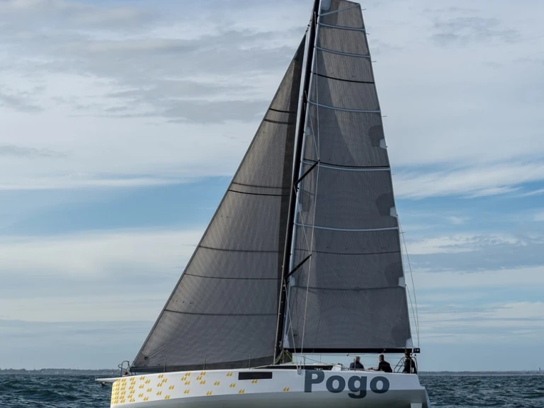 Pogo Structures Pogo 44 jednotlivci a charterové společnosti v Uturoa