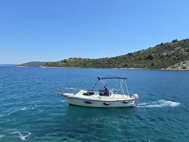 Adria 500 jednotlivci a charterové společnosti v Vinišče