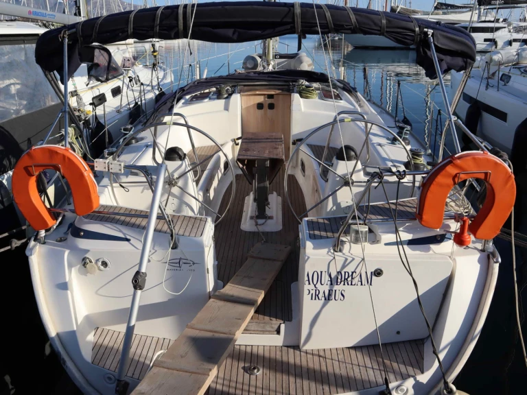 Pronájem lodi Nea Peramos lákavé ceny Bavaria 43 Cruiser /3cab