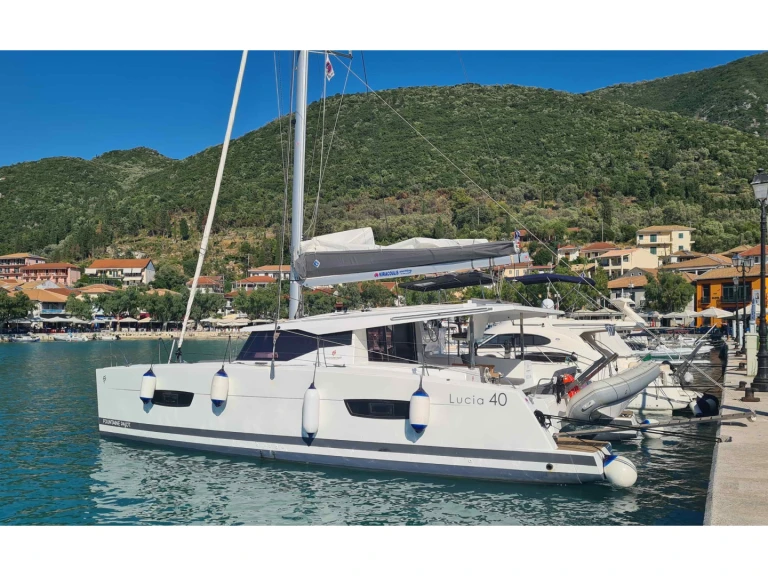 Pronajmout si Fountaine Pajot Lucia 40 v Lefkáda