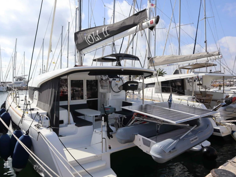 Pronájem lodi Lagoon Lagoon 40/4 cab v Alimos na Samboatu