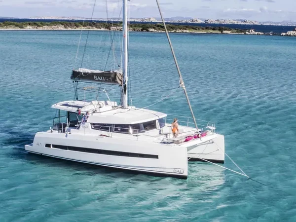 Pronájem lodi Bali Bali 4.1/4 cab, 4WC v Kalkara na Samboatu