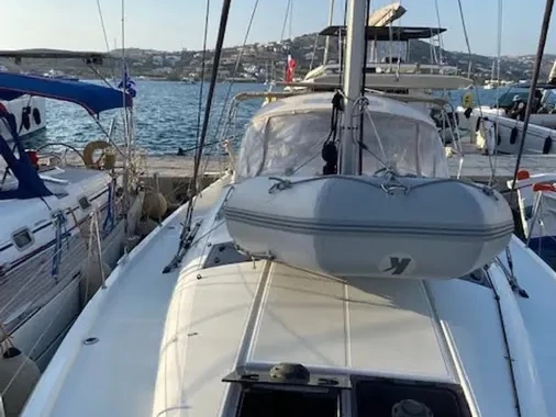 Pronajmout si Jeanneau Sun Odyssey 440 (4cab) v Paros (ostrov)