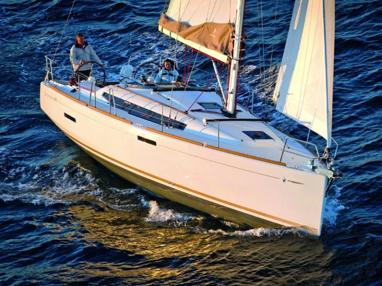 Pronajmout si Jeanneau Sun Odyssey 389 /3cab v Propriano
