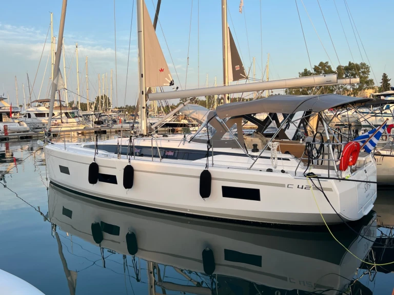 Bavaria Bavaria C42 /3cab jednotlivci a charterové společnosti v Gouvia