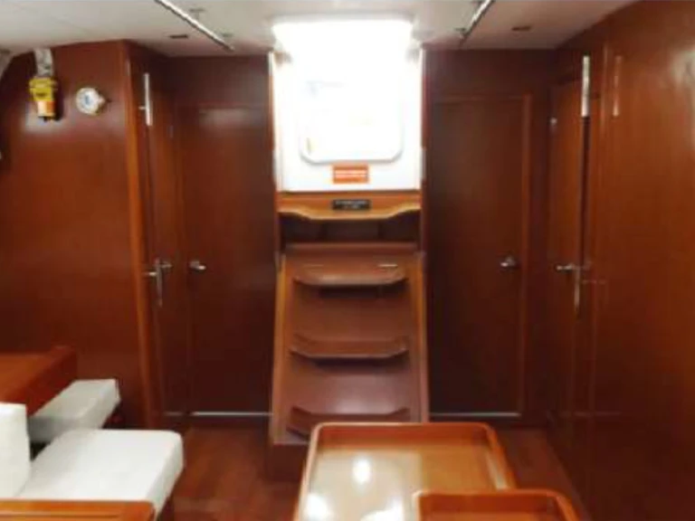 Pronájem lodi Kalkara lákavé ceny Oceanis 50 /6cab