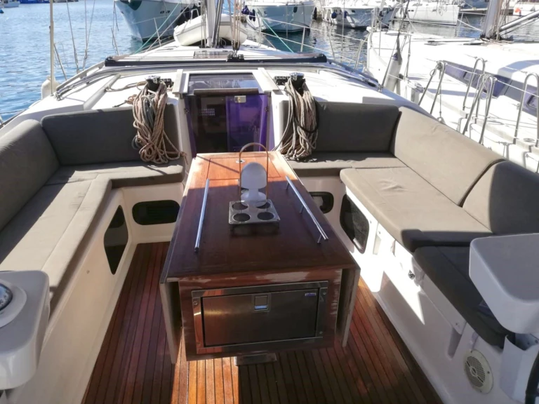 Pronájem Plachetnice v Kalkara -Dufour Dufour 520 Grand Large /5cab