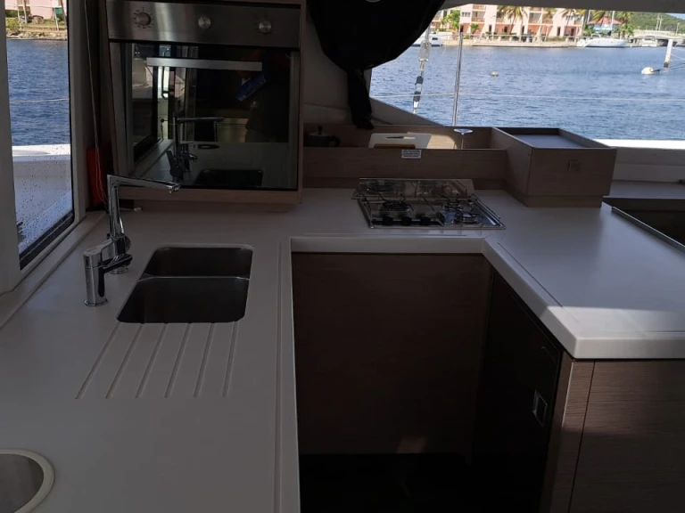 Pronájem lodi Fountaine Pajot Astréa 42 Quatuor CAT/6 cab v Propriano na Samboatu