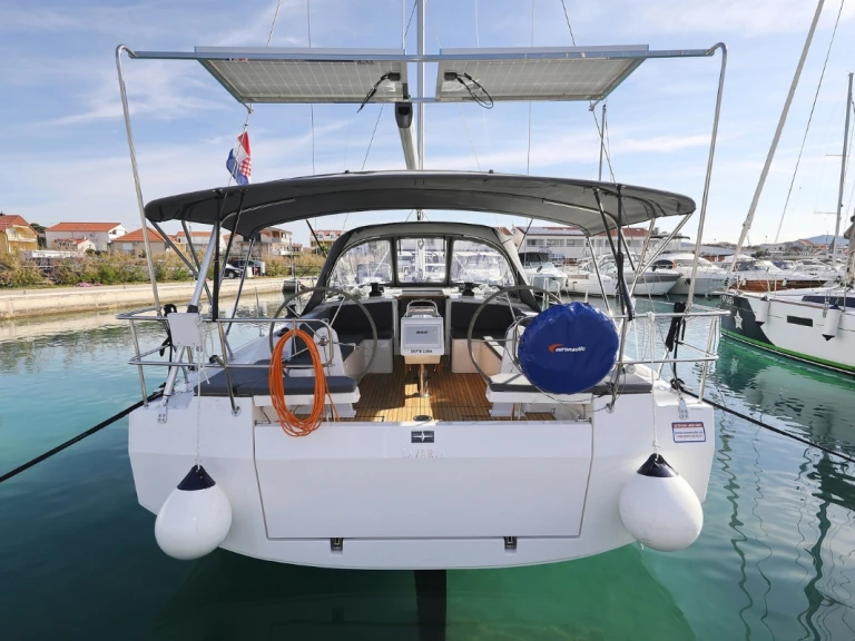 Pronajmout si Bavaria Bavaria C42 v Biograd Na Moru