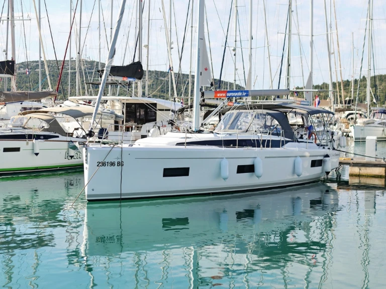 Pronájem lodi Biograd Na Moru lákavé ceny Bavaria C42