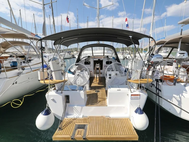 Pronájem lodi Elan Impression 40.1 v Biograd Na Moru na Samboatu