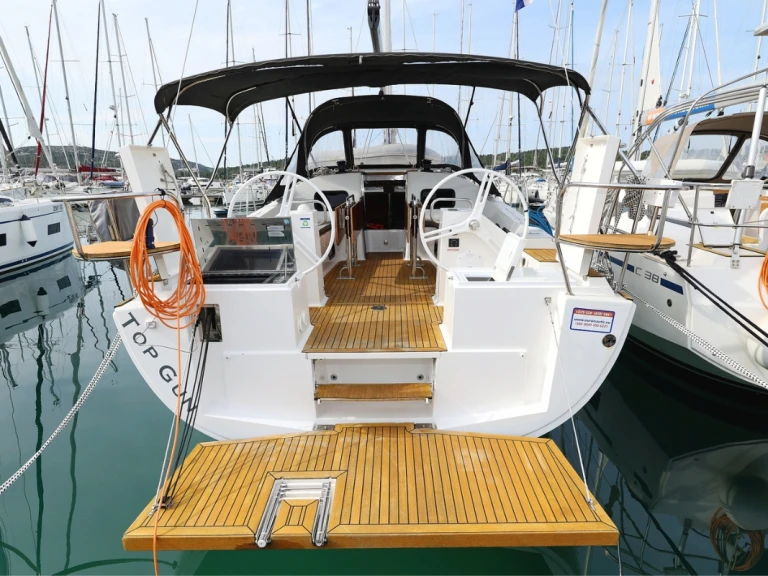 Pronajmout si Elan Impression 45.1 v Biograd Na Moru