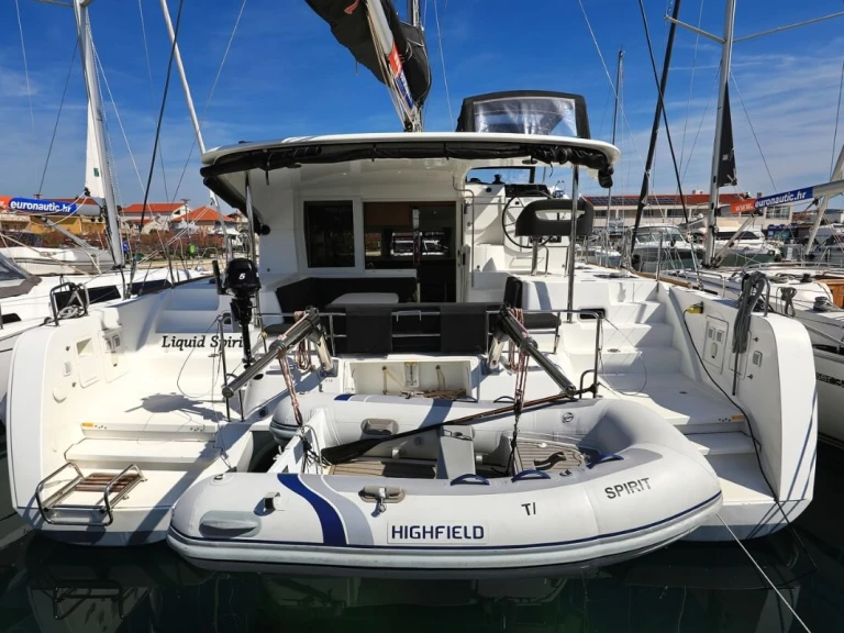 Pronajmout Katamarán se skipperem či ne Lagoon v Biograd Na Moru