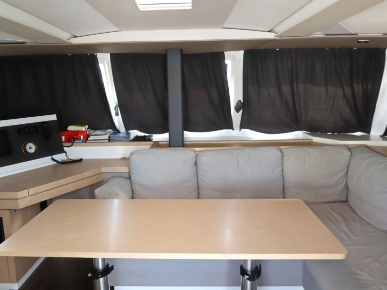 Pronajmout Katamarán se skipperem či ne Fountaine Pajot v Lefkáda