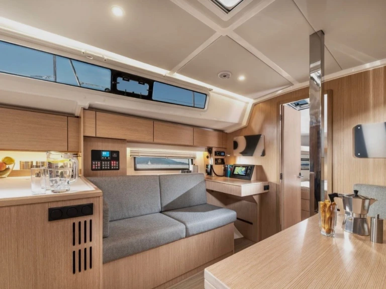Pronájem lodi Skiathos lákavé ceny Bavaria C42 /3cab