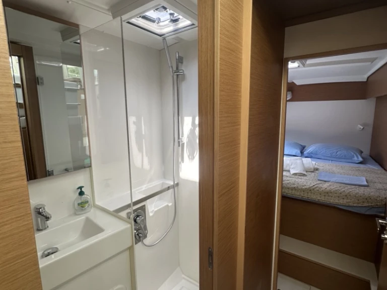 Pronájem lodi Excess Excess 11 (Cat)/6 cab v Tivat na Samboatu
