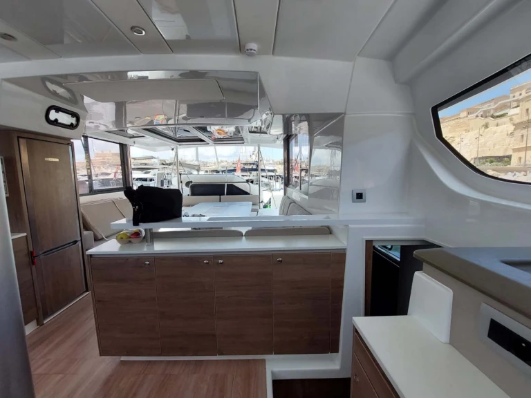 Pronajmout Katamarán se skipperem či ne Bali v Kalkara