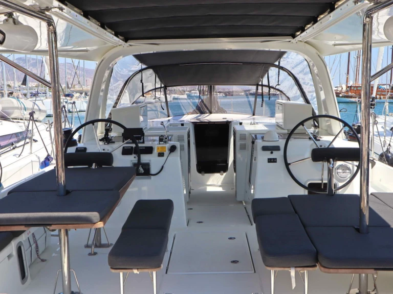 Pronájem jachty v Alimos -Jeanneau Sun Loft 47 /7cab na Samboatu