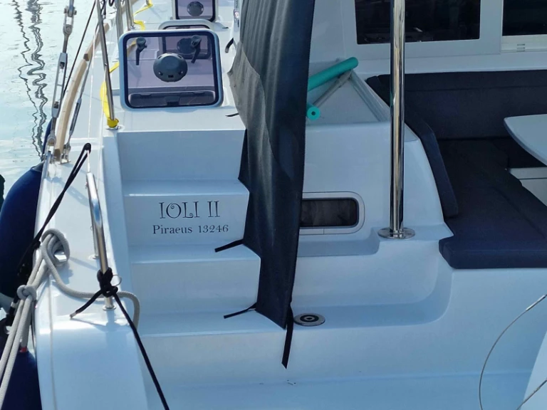 Pronájem lodi Lagoon Lagoon 40/4 cab v Alimos na Samboatu